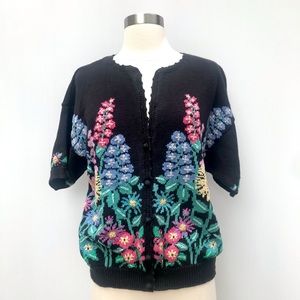 Vintage 80’s black flower garden knit cardigan sweater